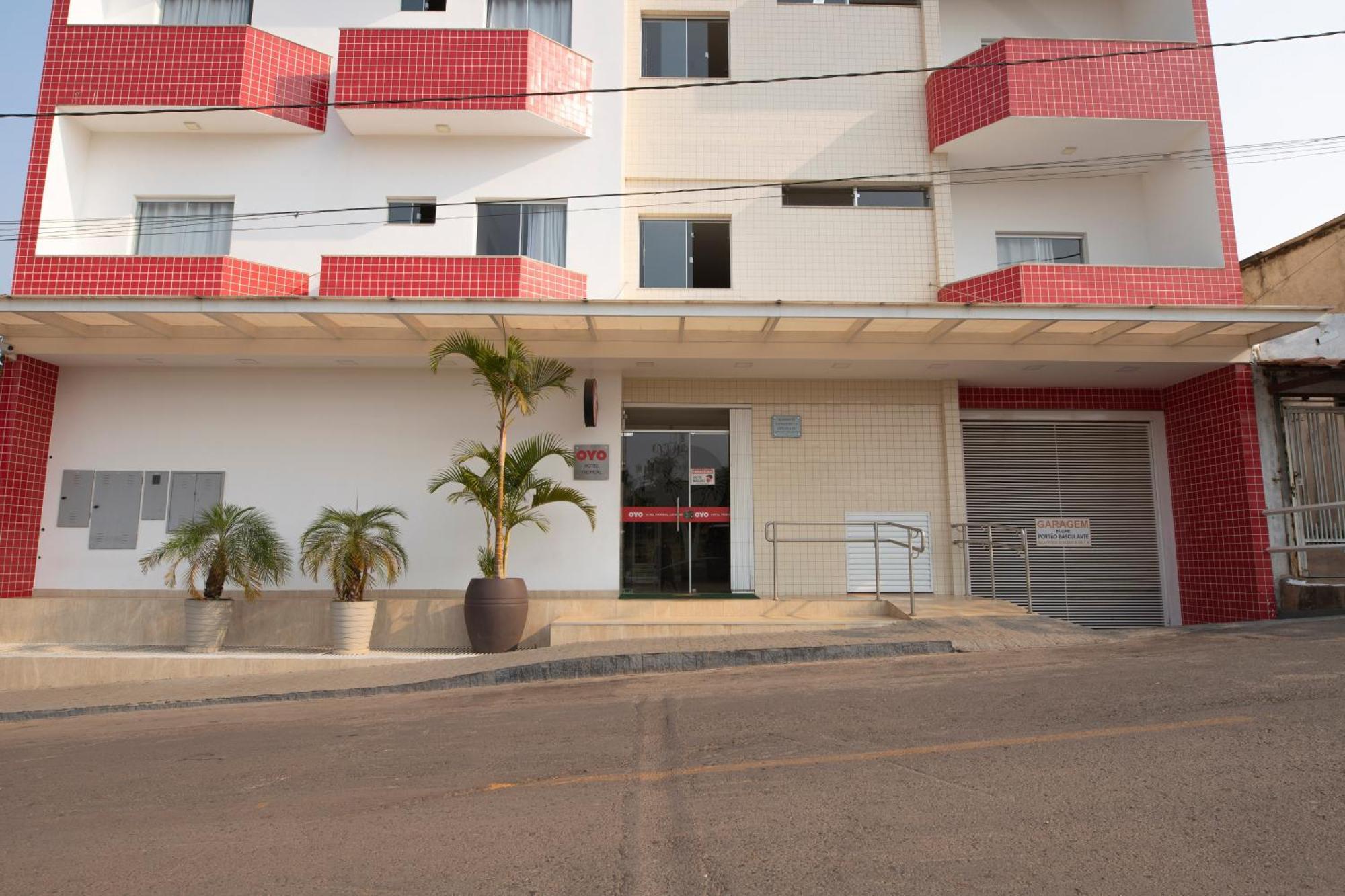Oyo Tropical Confort Hotel, Brasilia Sao Sebastiao  エクステリア 写真